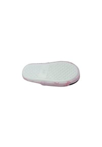 Ciabatta rosa in gomma con una suola bianca testurizzata. Parte superiore decorata con motivi a forma di cuore. Punta arrotondata e design slip-on.