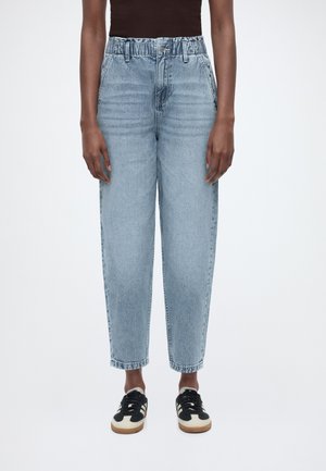 TTADEA BARREL - Baggy jeans - used light stone blue denim