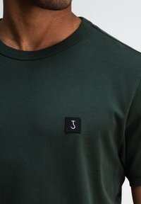 Butcher of Blue ARMY - Basic T-shirt - conda green