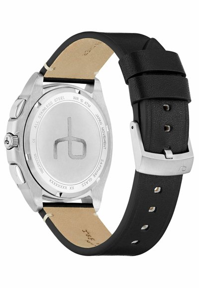 Sudraba nerūsējošā tērauda pulkstenis ar melnu ādas siksniņu. Iespējas ar gludu virsmu un apaļu korpusu, kas apzīmēts ar ūdensizturības detaļām.