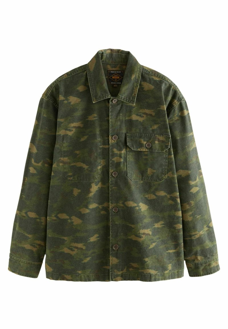 Next REGULAR FIT - CAMOUFLAGE PRINT SHACKET - Lichte jas - green/groen ...