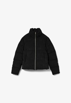 Černá kordová péřová bunda s vysokým límcem, předním zipem a dvěma bočními kapsami. Texturovaná látka s prošívaným polstrováním.