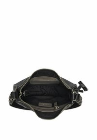 Borsa in pelle nera con finitura testurizzata, chiusura superiore con zip, tasche interne e dettagli in metallo. Foderata in tessuto nero.