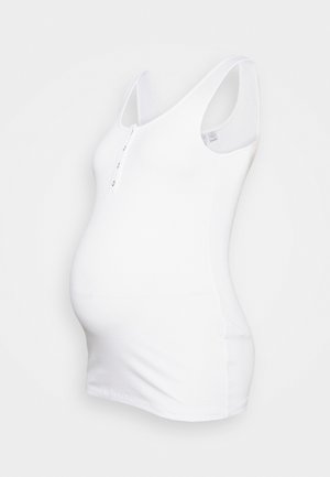 Bílý žebrovaný těhotenský tílko s kulatým výstřihem a zapínáním na knoflíky vpředu, které má těsný střih kolem bříška.