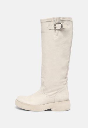 Platform boots - white