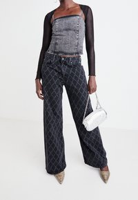 Replay Relaxed fit -farkut - black
