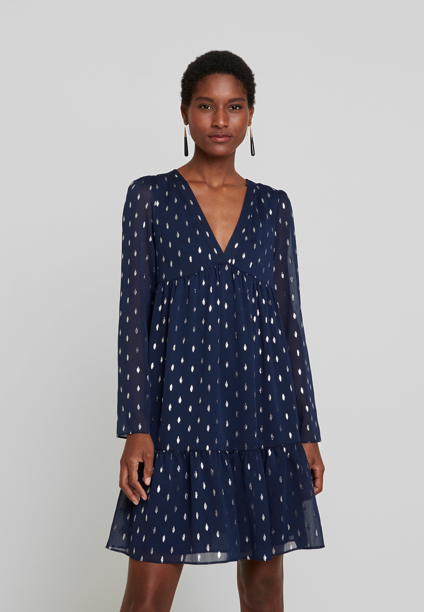 Naf Naf Foil Cocktailkleid Festliches Kleid Bleu Marine Dunkelblau Zalando De