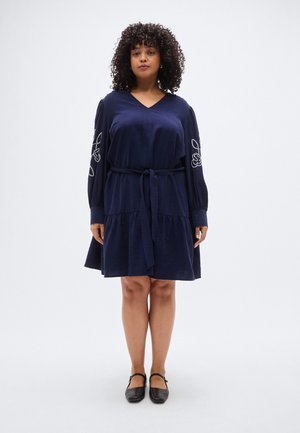 VMCANYA DRESS - Kjole - navy/cloud dancer