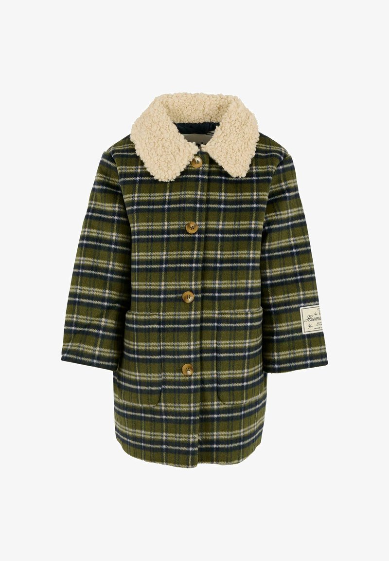 Cappotto a quadri in verde oliva, con colletto in finta pelliccia color crema, bottoni marroni, due tasche e un dettaglio con etichetta laterale.