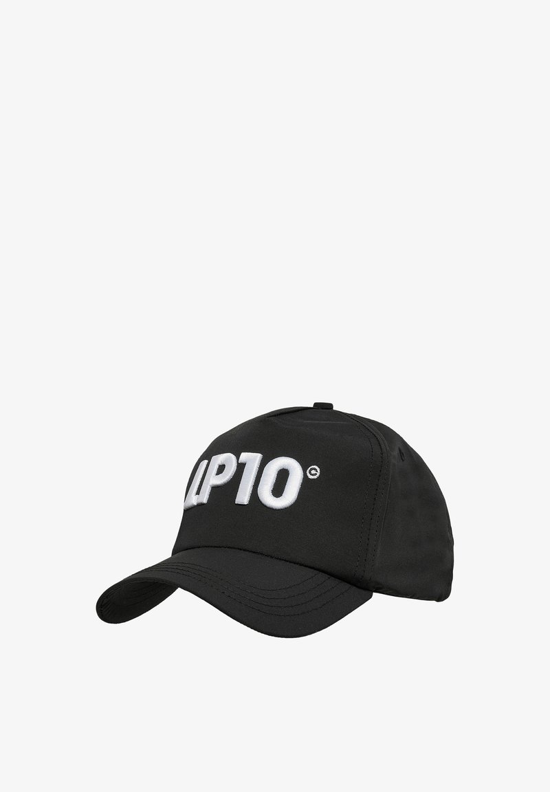 Gorra de béisbol negra con visera curva, que presenta el logotipo bordado en blanco "LP10" en la parte frontal. Fabricada con un tejido suave y un diseño estructurado.