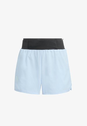 Jasnoniebieskie sportowe spodenki z szerokim czarnym elastycznym paskiem w talii i małym logo na lewej nodze, pokazane z przodu na białym tle.