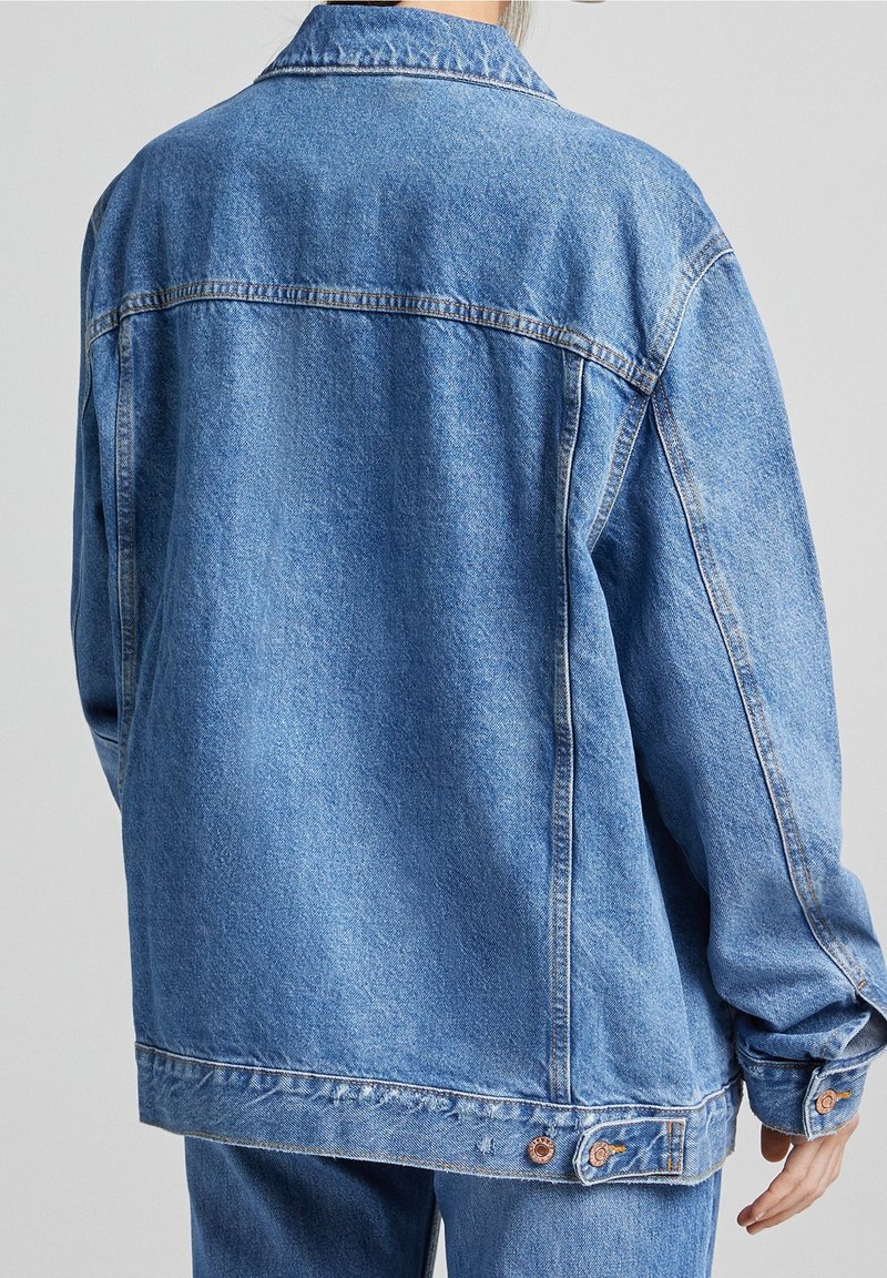 bershka hotsell chaqueta de mezclilla bershka