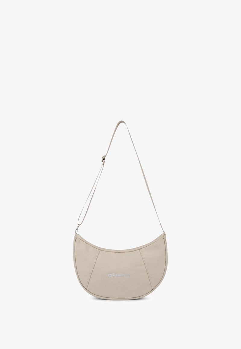 Borsa a tracolla beige con forma curva, materiale in tessuto, cuciture a vista e logo argentato sulla parte anteriore. Inclusa una tracolla regolabile.