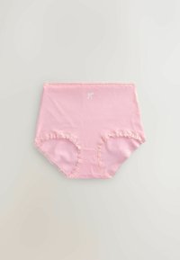 Culotte femme taille haute rose avec bordure en dentelle le long du bord supérieur et des ouvertures pour les jambes, ornée d'un petit nœud blanc au centre devant.