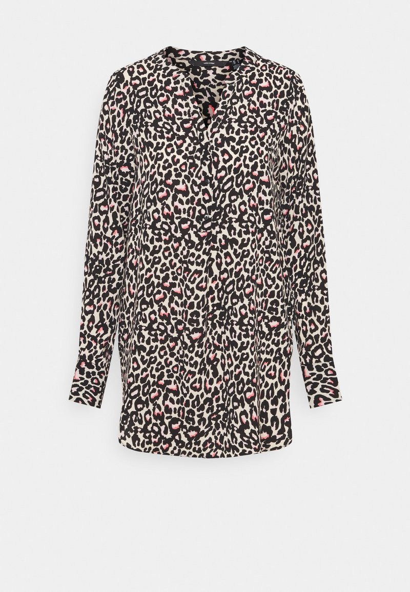 Långärmad blus för kvinnor med svart och rosa leopardmönster på en beige bakgrund, kraglös halsringning och knäppt fram.