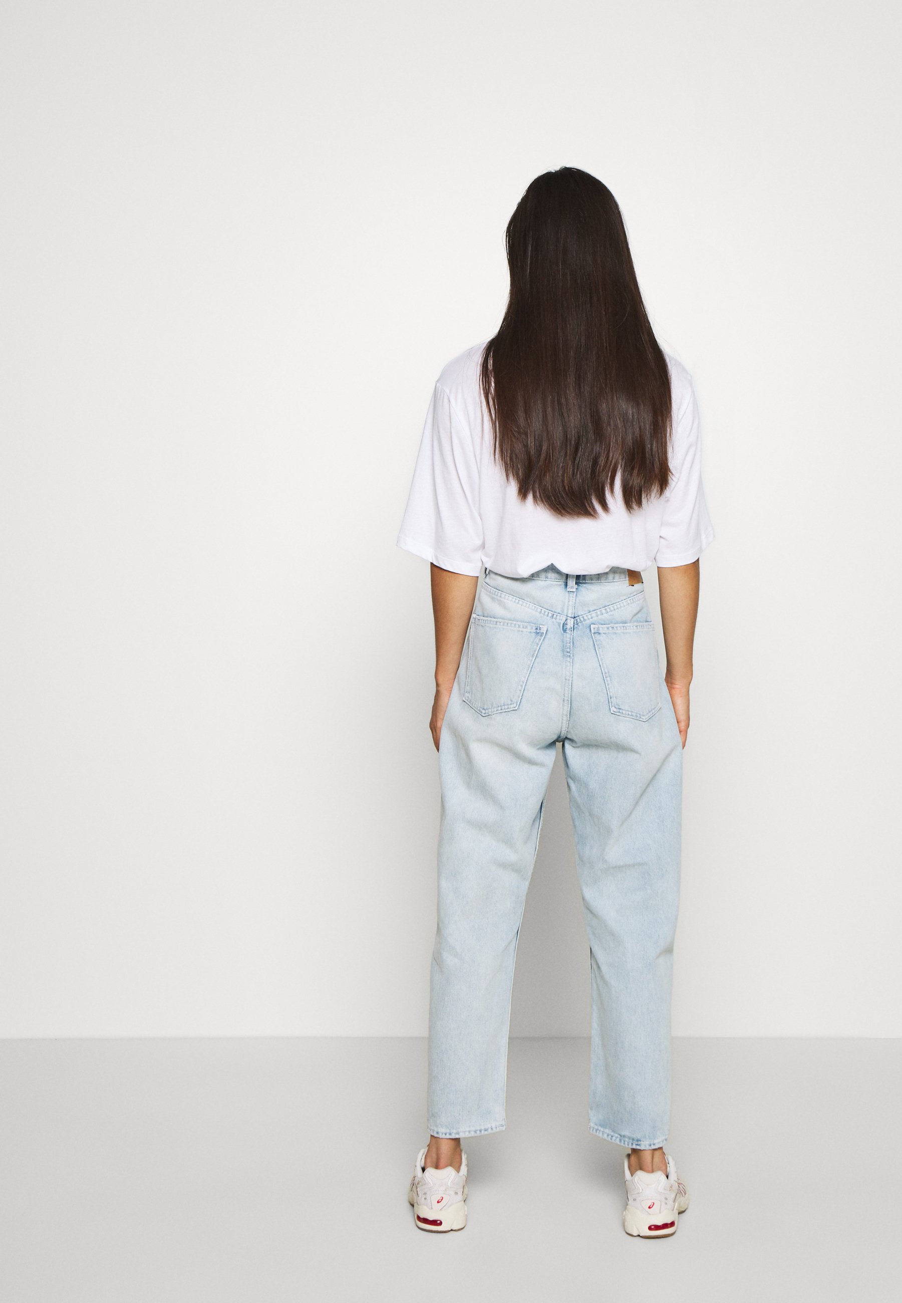 Weekday MEG HIGH MOM WASHED BACK Jeans straight leg Weekday MEG HIGH MOM WASHED BACK - Jeans straight leg - washed black