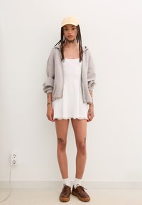 Thumbnail Image 3