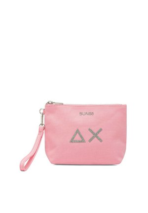 Portamonete da polso in tessuto rosa con cerniera argentata, cinturino da polso e simboli a triangolo e X argentati glitterati insieme al marchio "SUN68".