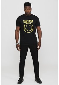 Paradiso Clothing NIRVANA FLOWER SNIFFIN GRAPHIC - Print T-shirt - black