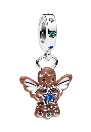 Pandora Charm mit einer Lebkuchenfigur aus braunem Emaille, silbernen Flügeln und farbigen Edelsteinen. Detailliert mit einem Stern und einer Dreiergruppe von Steinen.