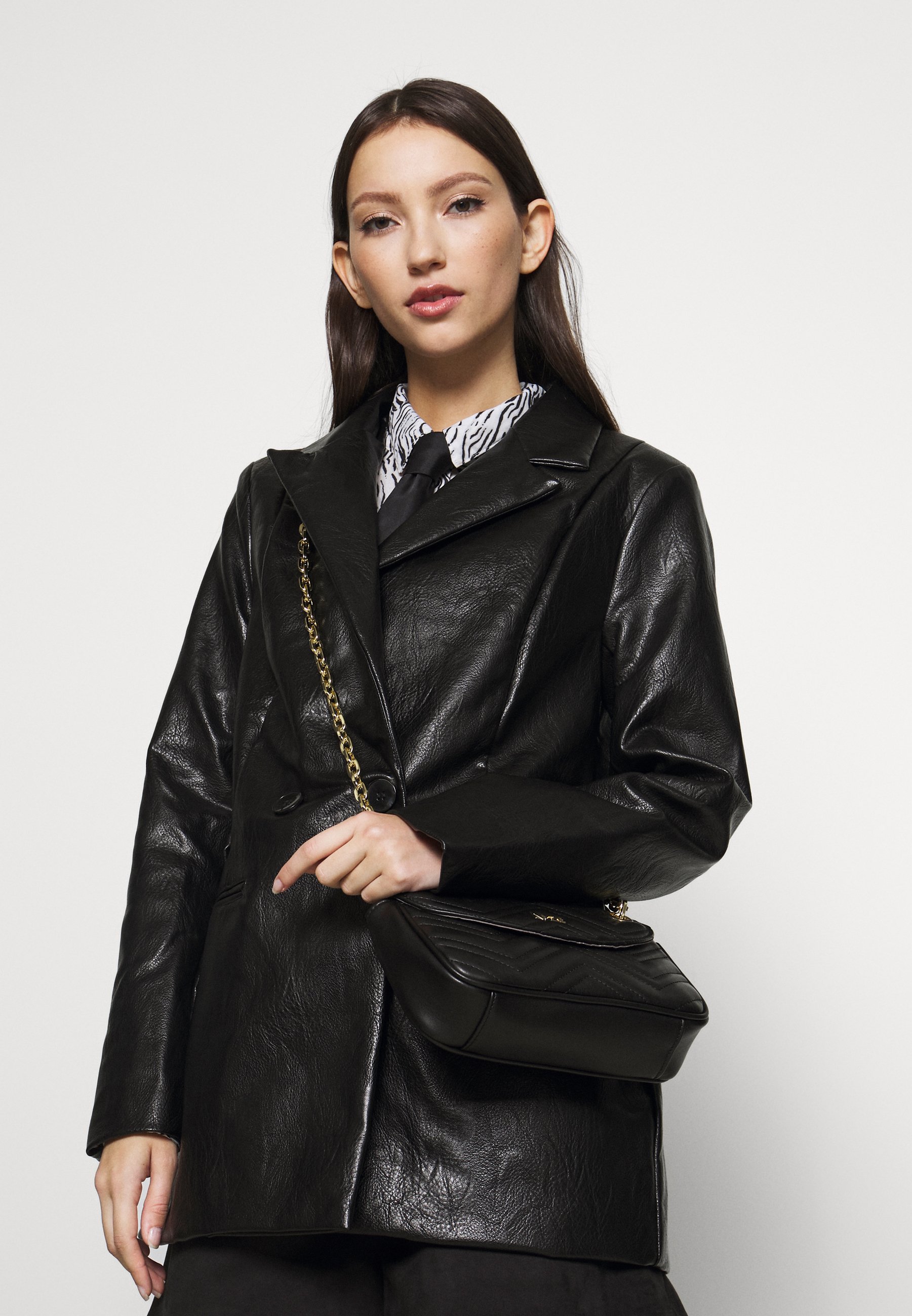Nyze CROSSBODY BY LAURA JOELLE Skulderveske black Nyze CROSSBODY BY LAURA JOELLE Skulderveske black