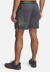 Under Armour VANISH WOVEN GRAPHIC - Sports shorts - castlerock high vis yellow
