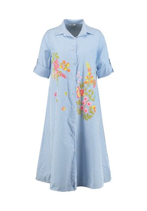 Hellblau-weiß gestreiftes Hemdkleid mit hochgekrempelten Ärmeln und mehrfarbiger Blumenstickerei an den Vorderseiten.
