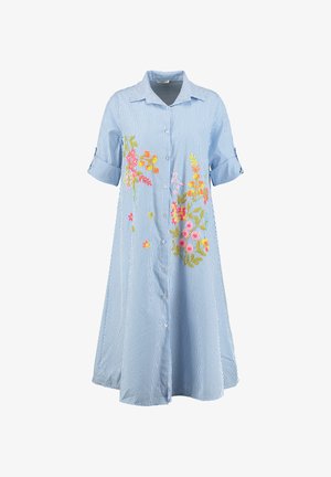 Hellblau-weiß gestreiftes Hemdkleid mit hochgekrempelten Ärmeln und mehrfarbiger Blumenstickerei an den Vorderseiten.
