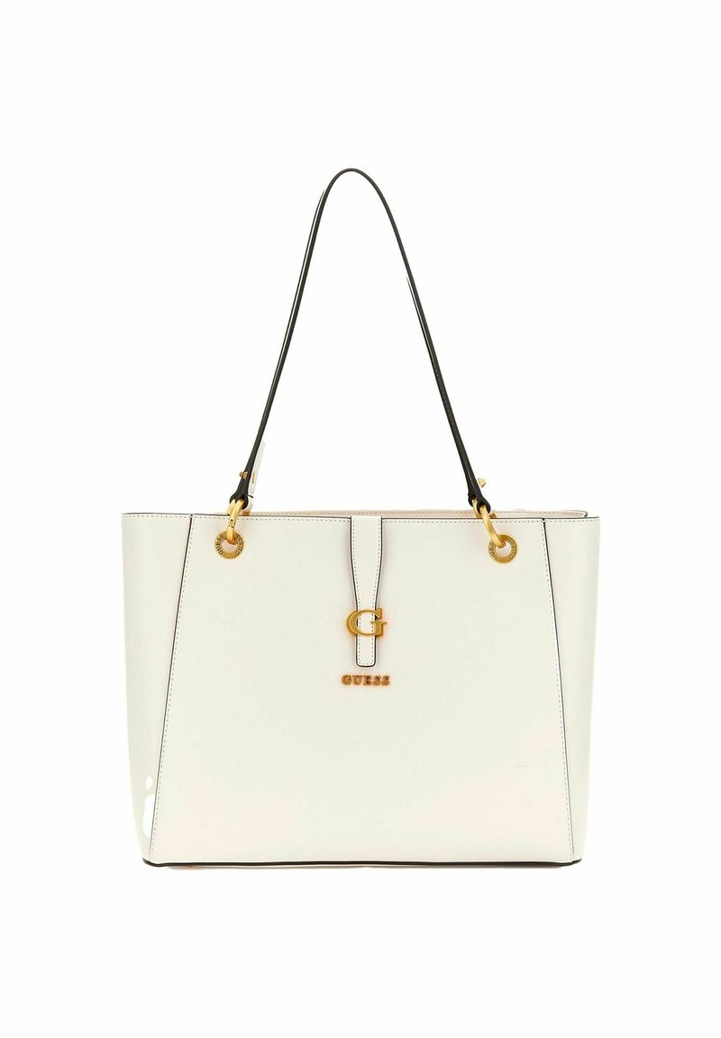 Borsa a tracolla bianca con spallacci neri e dettagli dorati. Presenta una chiusura frontale e il logo 'GUESS'. Superficie liscia e lucida.