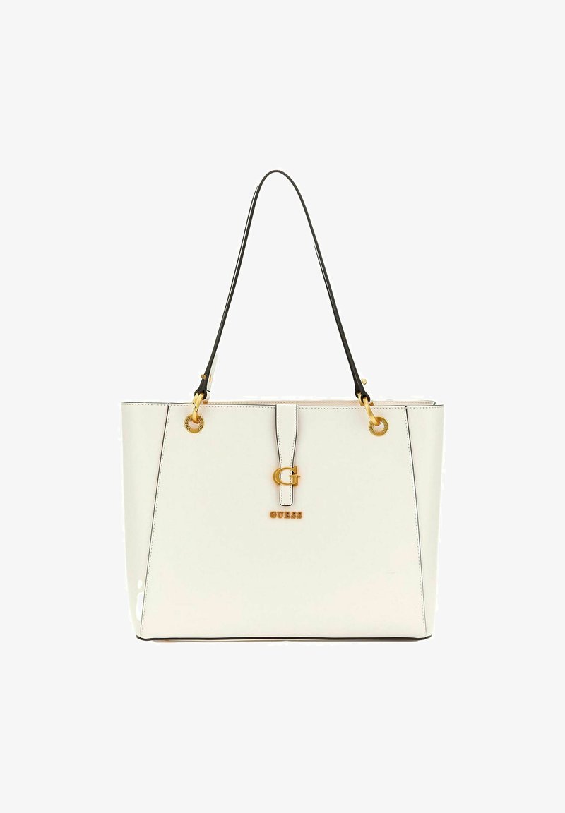 Borsa a tracolla bianca con spallacci neri e dettagli dorati. Presenta una chiusura frontale e il logo 'GUESS'. Superficie liscia e lucida.