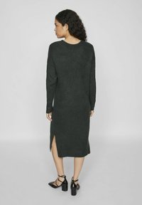 VILA Stickad klänning - scarab