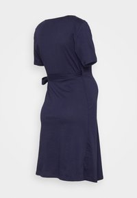 ONLY MATERNITY OLMMAY WRAP DRESS - Trikotāžas kleita - evening blue