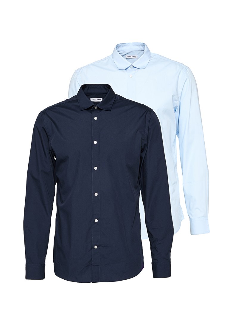 Due camicie a manica lunga con bottoni: una di colore blu navy e l'altra di colore azzurro, realizzate in cotone. Presentano colletto a punta e bottoni bianchi.