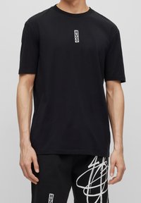 HUGO Camiseta básica - black