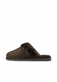 Brun hjemmesko med blødt pelsfor og glat overflade. Har et slip-on design og en tekstureret sål for greb.