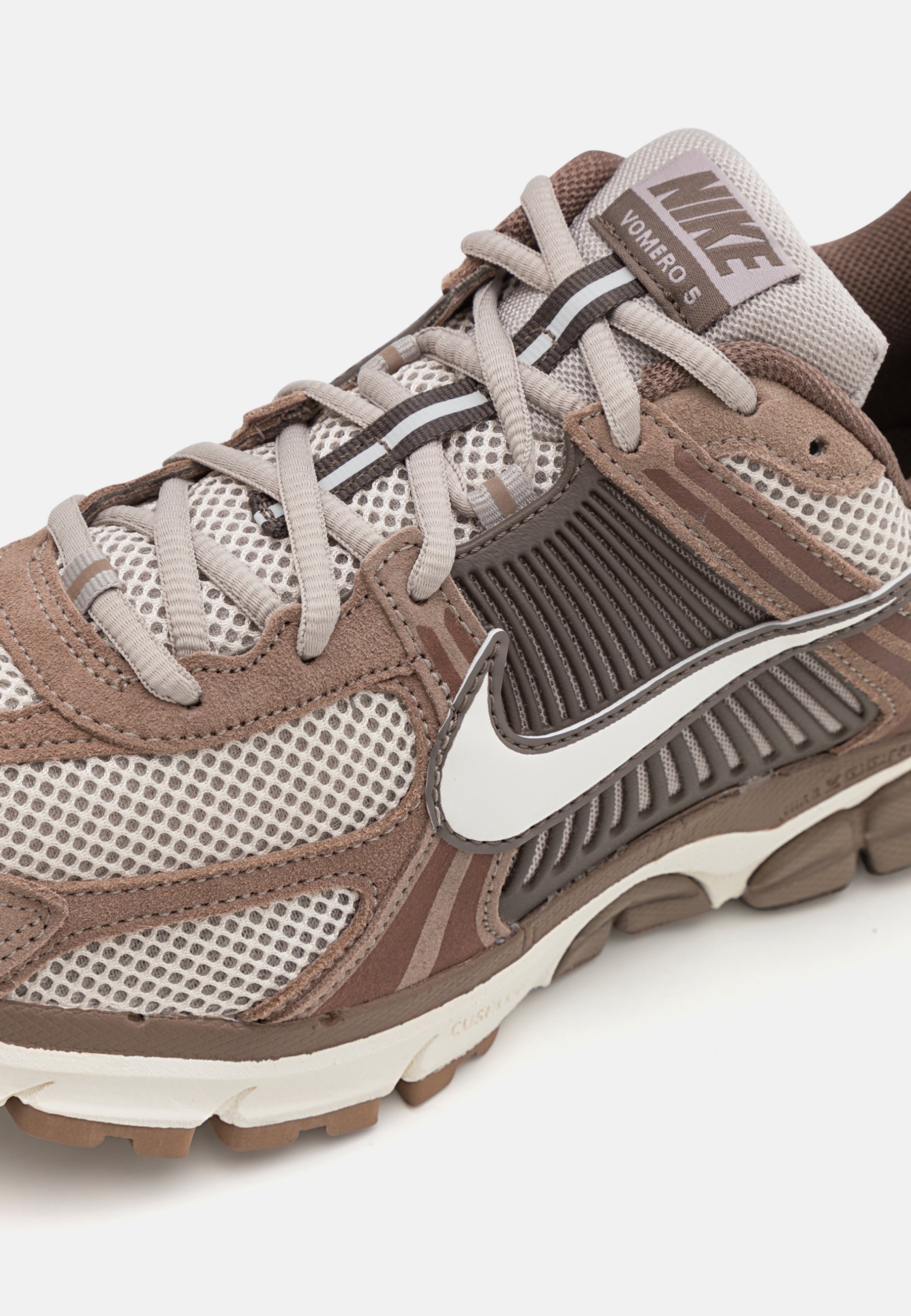 nike zoom brown