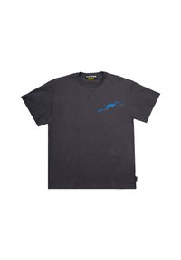 T-shirt in cotone grigio con maniche corte e un design grafico blu sul lato sinistro del petto. Etichetta visibile sull'orlo in basso a sinistra.