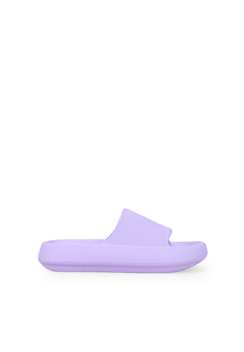 Infradito viola con una fascia testurizzata, punta aperta e una suola spessa in gomma. Il design è minimalista e contemporaneo.