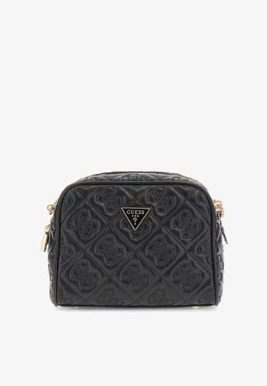 Mustmustelne pikendatud käekott, millel on reljeefne muster, kuldsete detailide aktsendid ja kolmnurkne brändi logo esiküljel.