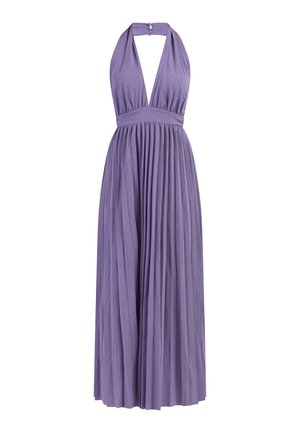 Abito halter neck viola con scollatura a V profonda, gonna plissettata e vita aderente. Realizzato in tessuto morbido, presenta una chiusura con bottone al collo.