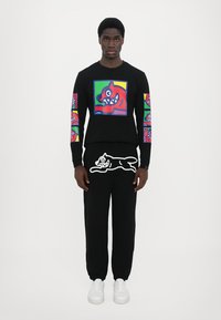 Icecream POP ART RUNNING DOG - Langærmet T-shirt - black