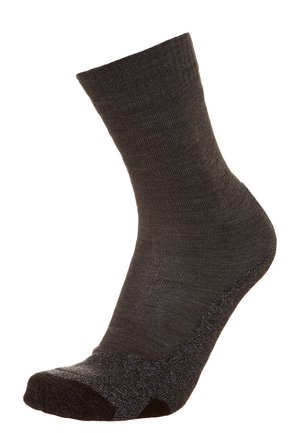 Calcetín gris oscuro con parte superior acanalada, refuerzo en la punta y en el talón. Fabricado con un material suave y elástico para mayor comodidad y ajuste.