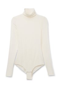 Långärmad bodysuit i mjuk krämfärgad tyg med hög hals. Har en sömlös design och tryckknappar i botten för enkel på- och avtagning.