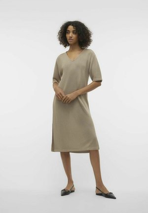 Vero Moda VMEDDIE - Strickkleid - silver mink