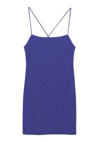 Smal, lila klänning med tunna spaghetti-remmar, en åtsittande design och en subtil skimrande textur genom hela tyget.