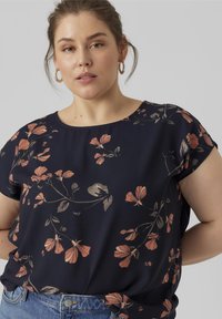Vero Moda Curve VMNEWHALLIE NEW - T-Shirt print - night sky
