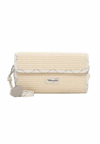 Borsa a tracolla intrecciata beige con chiusura a pattina, tracolla a catena e dettagli in pelle liscia. Presenta un logo in metallo argentato e cuciture decorative.