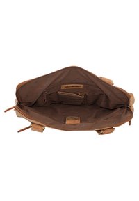 Borsa in pelle marrone con un ampio interno, caratterizzata da una texture liscia, una chiusura con zip e diverse tasche per l'organizzazione.