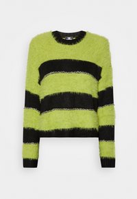 Groene en zwarte gestreepte trui van fuzzy materiaal, met een cropped ontwerp en kettingaccenten tussen de strepen. Ronde halslijn.