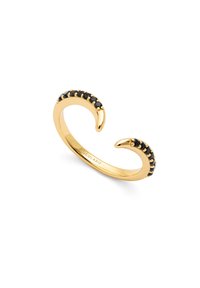 Anello aperto color oro con due estremità curve, adornato con pietre nere lungo il bordo esterno, finitura liscia e texture lucida.